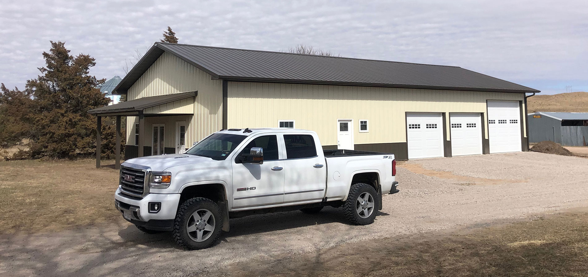 post frame suburban Garage